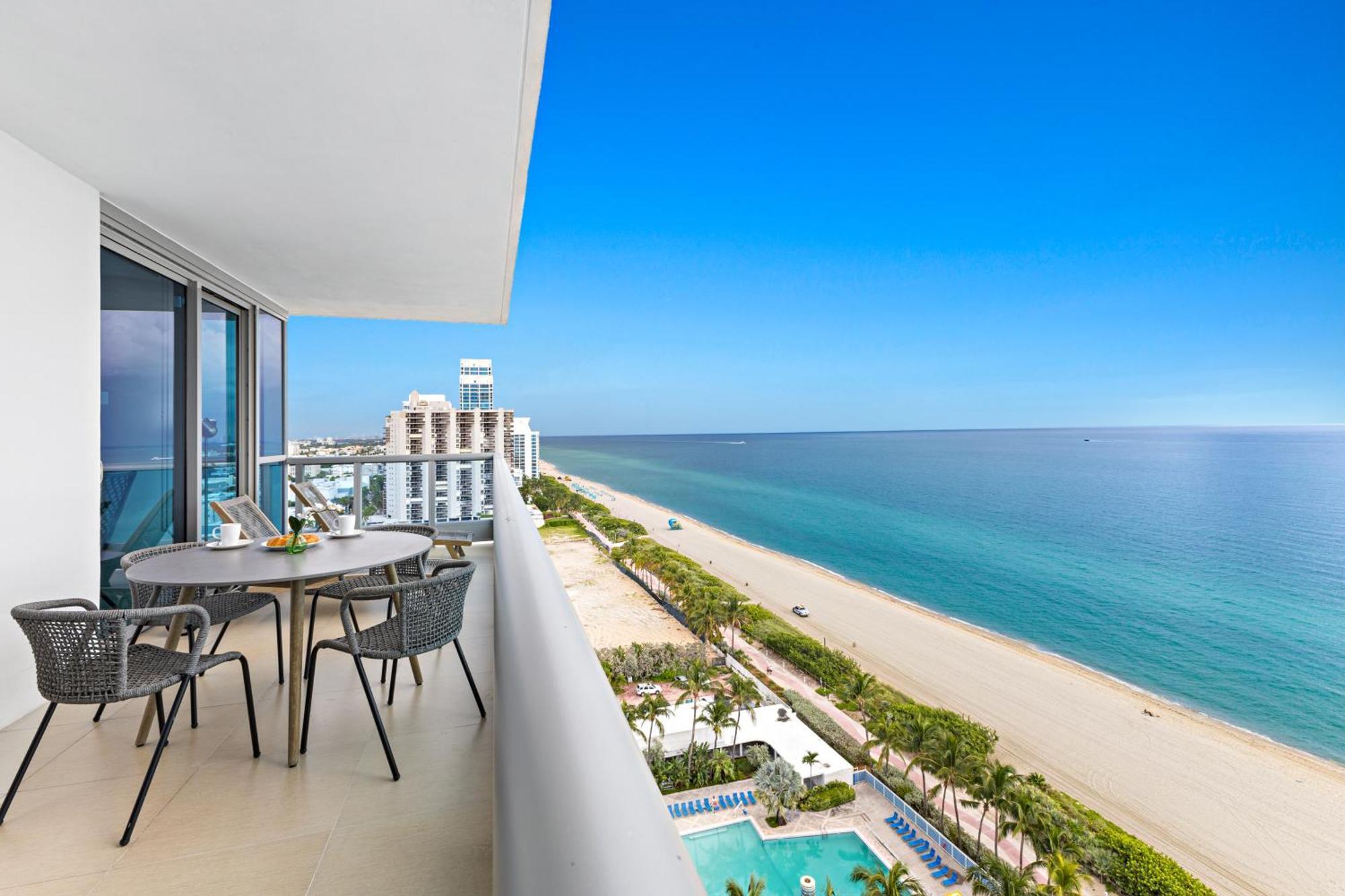 Dharma Home Suites Miami Beach At Monte Carlo 外观 照片